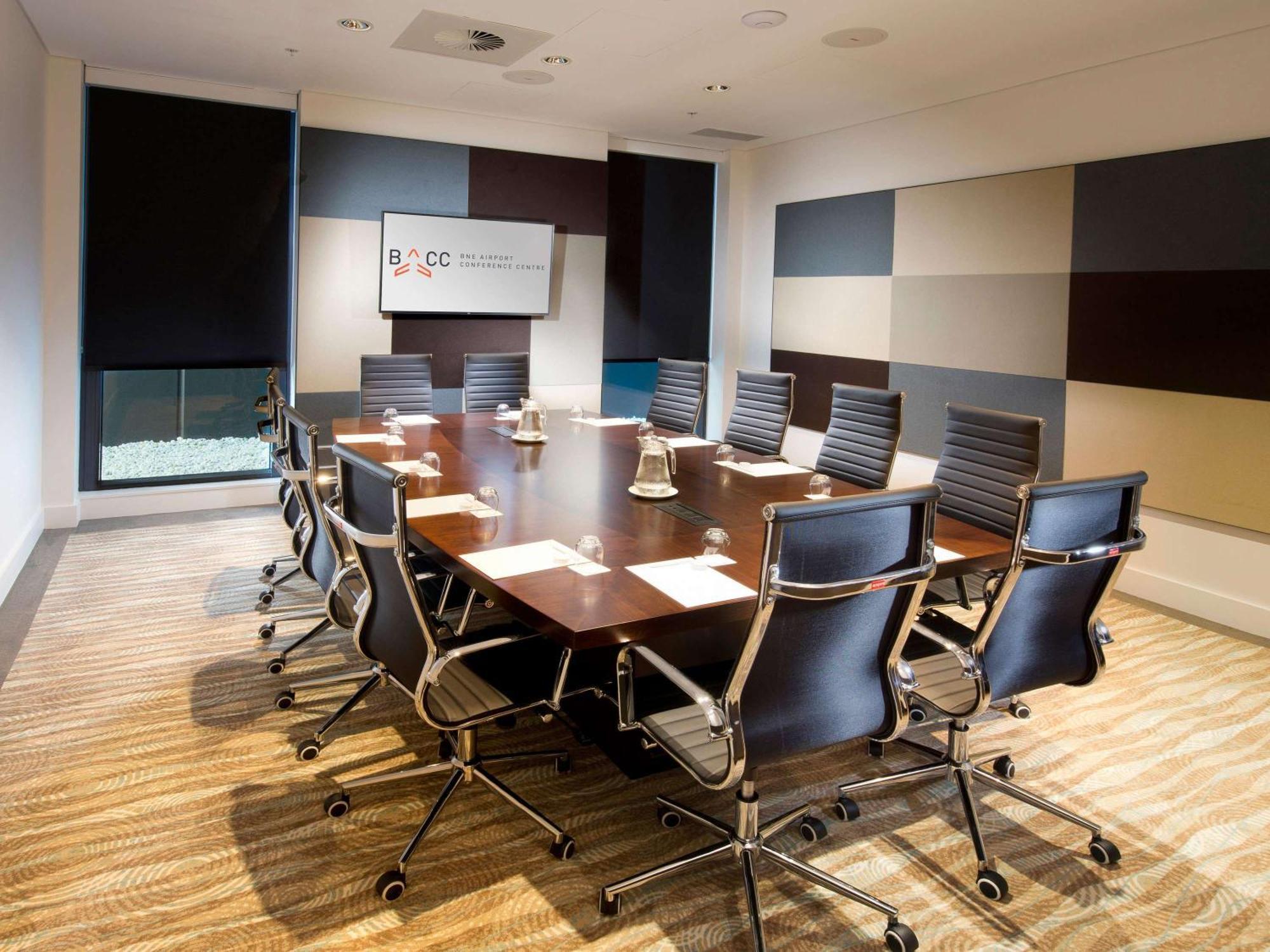 Готель Pullman Brisbane Airport Екстер'єр фото A meeting room at the ACC Liverpool Group